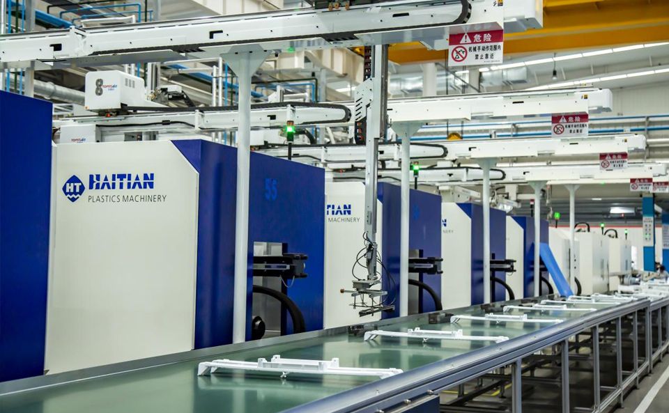 注塑模具開發是將塑料顆粒加熱融化后注入模具中，經過冷卻固化成型的一種工藝